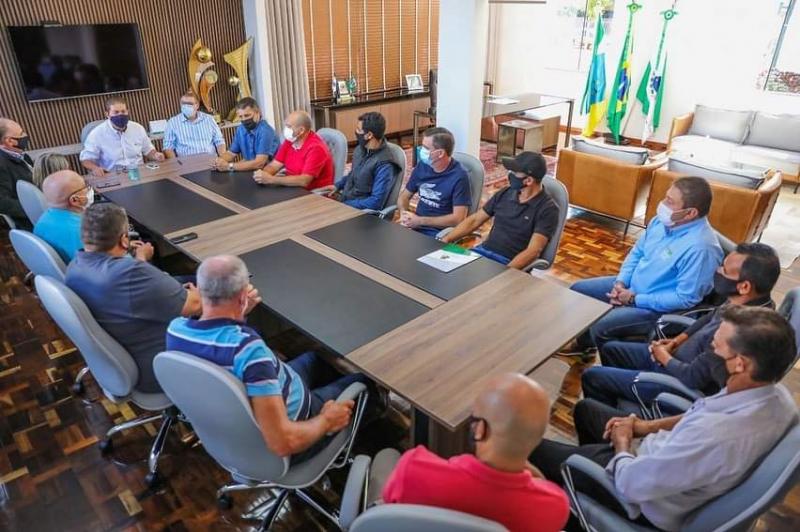 Legislativo e Executivo Municipal debatem alternativas para atender à comunidade